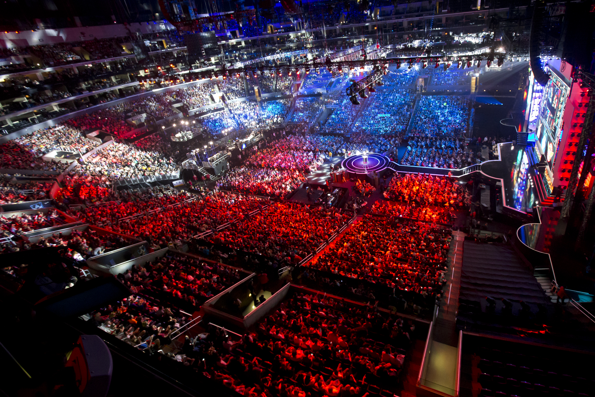 登神》国际巨星版震撼首发